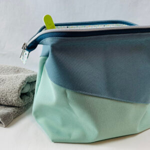 Bügel - Necessaire aus Rucksacknylon "mint"